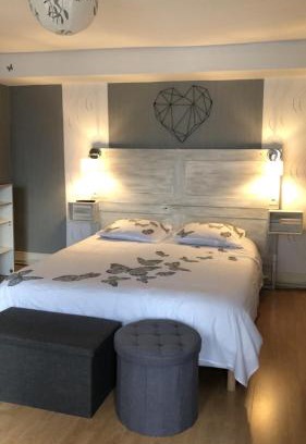 Varzy House | Pet-Friendly Retreat at L'étape II with Family Amenities