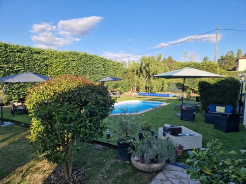 Cabries Bed & Breakfast | Discover L'étape Provencale: Pet-Friendly with Ocean Views