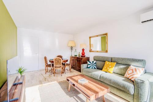 Cannes City Centre Apartment | Discover L'Étrier-Cannes Centre with Oceanfront Views