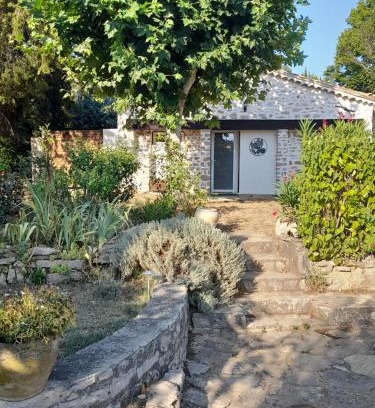 Lorgues House | Relaxing Countryside Retreat with Pool Amenities