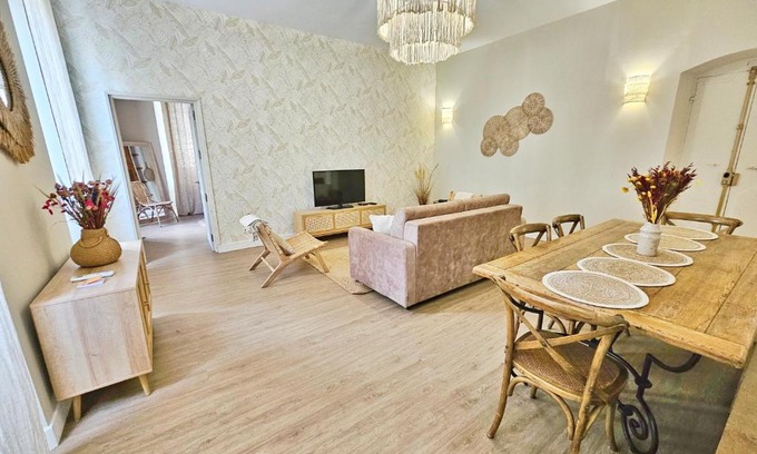 L'Ile-Rousse Apartment | Discover L'île Rousse: Steps from the Beach & Ocean Views