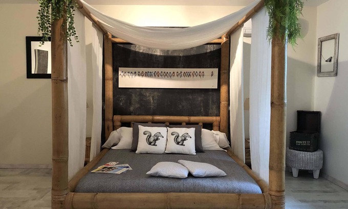 Rauzan House | Discover L'îlot Vignes: Eco-Friendly Retreat with Pool