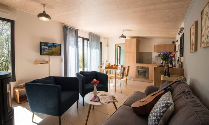 Payzac House | Guest Rated 10/10: L'ôlive Gîte with Pool and Kitchen