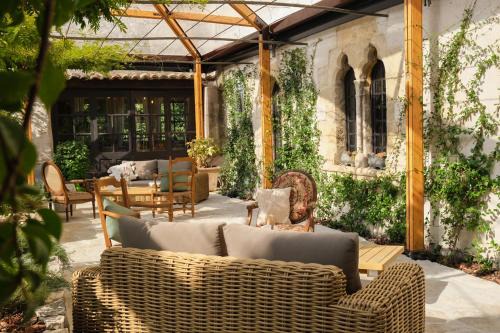 La Colle-sur-Loup Hotel | Experience L'Abbaye Hôtel: Oceanfront Bliss Awaits