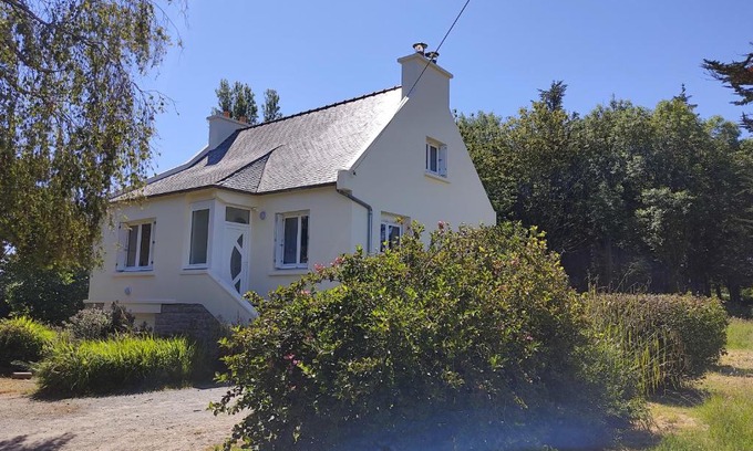 Locquirec House | Seaside Retreat at L'abri côtier - Family Friendly Awaits