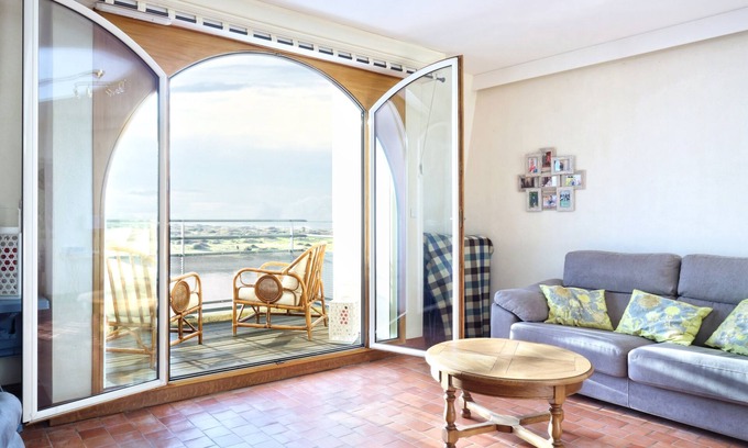 Barneville-Carteret Apartment | Tranquil L'Abri du Repos with Ocean View & Spa Amenities