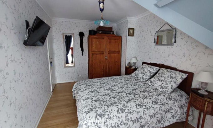 Hamars Bed & Breakfast | Cozy Stay at L'ABRIGIT with Delicious Breakfast Included