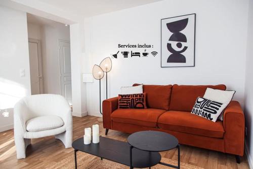 Chateauroux Apartment | Modern L’Abstrait: Guest Rated 9.7 with Breakfast Included