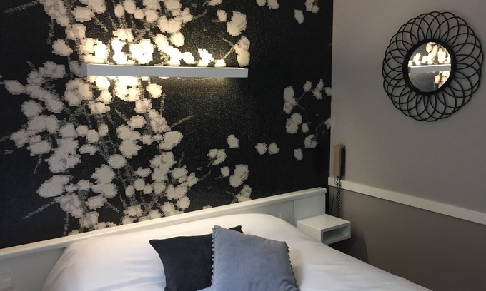 Erbree Hotel | Discover L'Acanthe Hôtel: Exceptional Stay with Top Amenities