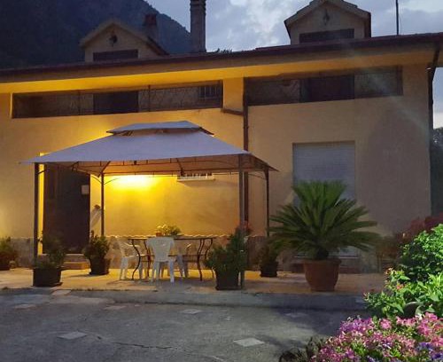 Trecchina Bed & Breakfast | Discover L'Acquario: Family-Friendly with Hot Tub Access