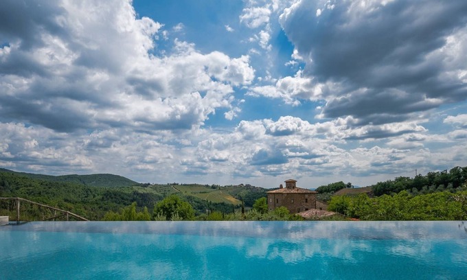 Gaiole in Chianti Villa | Experience L'Agrifoglio: Pools and Breakfast in Chianti