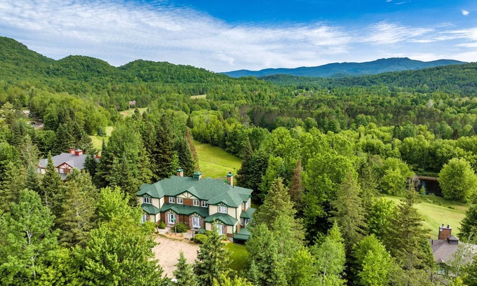 Mont-Tremblant House | Experience L'Aiglon: Pet-Friendly Stay with Pool & Breakfast