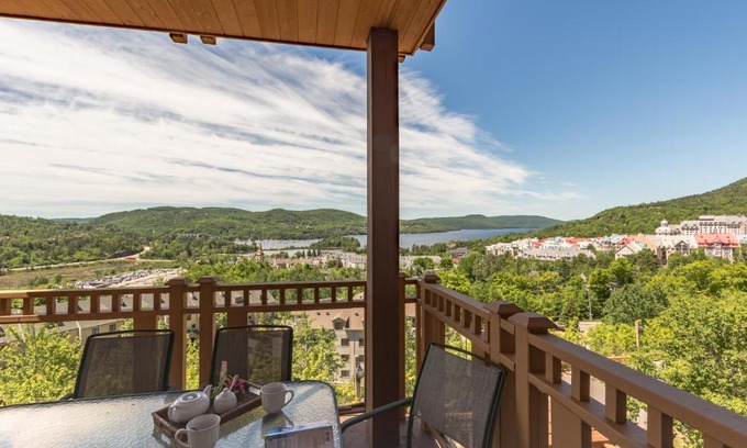 Mont-Tremblant Pedestrian Village Apartment | Discover L'Altitude: Family-Friendly Retreat in Mont-Tremblant