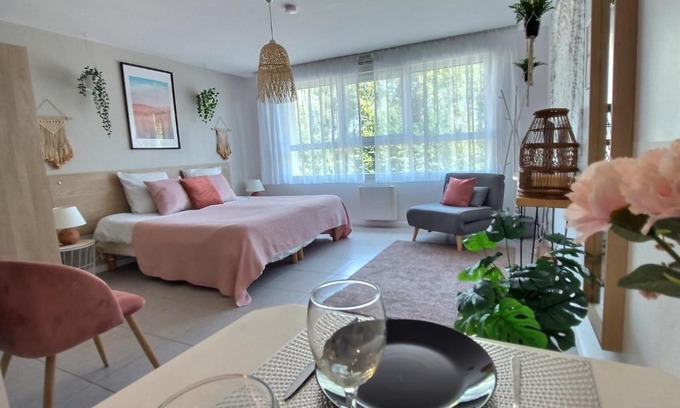 Moussy-le-Neuf Apartment | Family-Friendly L'AMAZONIE Near Parc Astérix, Paris