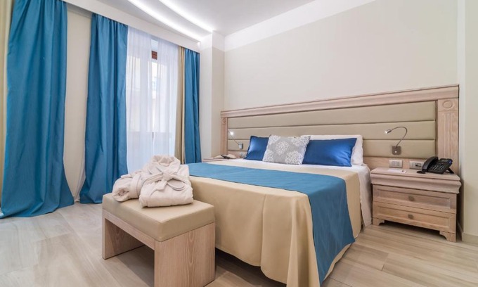 Marina District Hotel | Elegant L'Ambasciata Hotel with Pet-Friendly Amenities