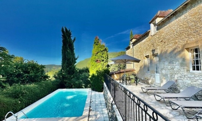 Castelnaud-la-Chapelle Cottage | Discover L'Ancienne Mairie: Poolside Bliss & Spa Retreat