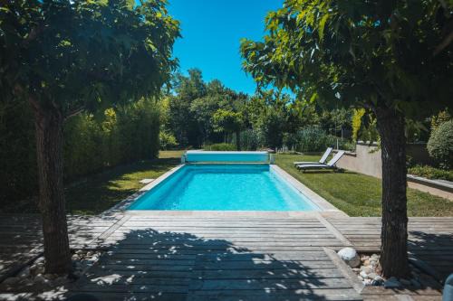 Saint-Saturnin-les-Apt House | Experience Oceanfront Bliss at L'ancien poulailler