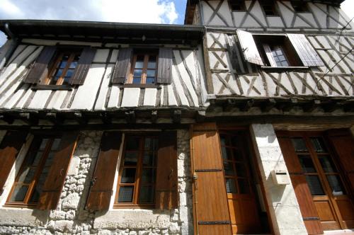 Casteljaloux Apartment | Discover L' Ancien Relais de Poste Henri - Guest Favorite 9.3