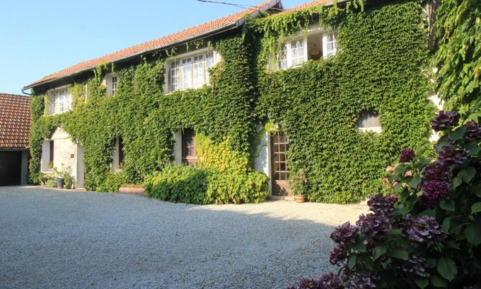 Connantre Apartment | Kid-Friendly Retreat at L Ancienne Ferme - Rated 8.1/10