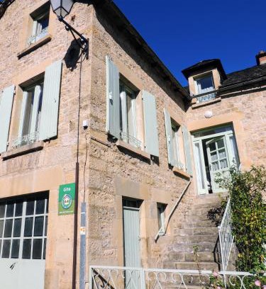Palmas-d'Aveyron House | Discover Family-Friendly Comfort at L'ANCIENNE FORGE