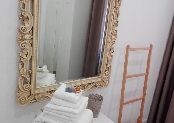 Ciampino Apartment | Enjoy Pet-Friendly Comfort at L'Angoletto - Rated 9/10