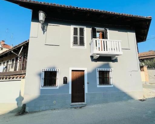 Sanfre Apartment | Family-Friendly L'angolo di Roero: A Pet Welcoming Retreat