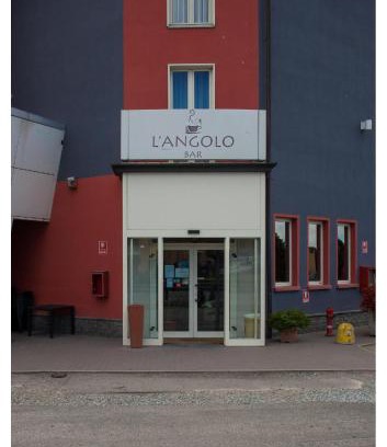 Carisio Hotel | Pet-Friendly Stay at L'Angolo with Pool and Dining Options