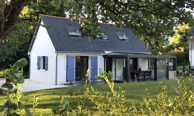 Nevez House | Explore L' Annex: Serene Getaway with Pool Near the Beach