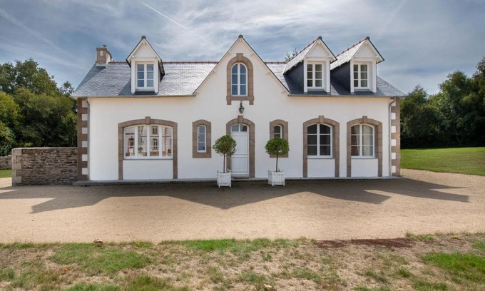 Taule House | Top-Rated L'Annexe du Manoir near Carantec for Families