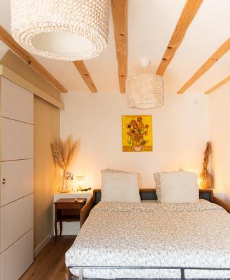 Saint-Etienne-la-Varenne House | L'Annexe au Milieu Des Vignes