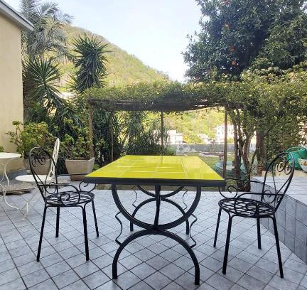 Marini Bed & Breakfast | Charming L'antico Giardino: Family-Friendly with Breakfast