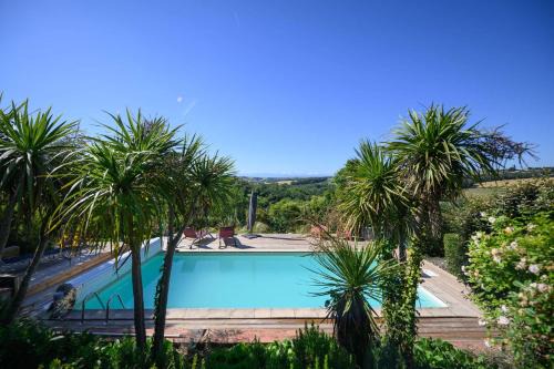 Montaut House | Cozy L'Apouticayre: Pet-Friendly Oceanfront Retreat
