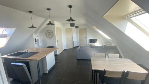 Saint-Folquin Apartment | Guest Rated 9.8: L’apparté, Family-Friendly Retreat