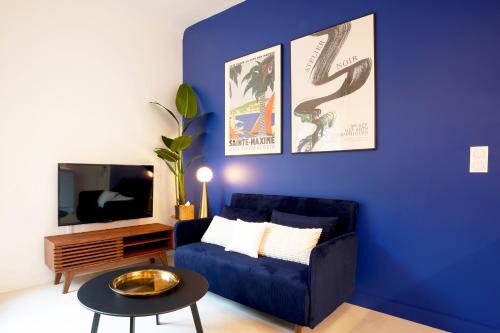 Sainte-Maxime City Centre Apartment | Prime L'Appart: Steps from Beach with Ocean View
