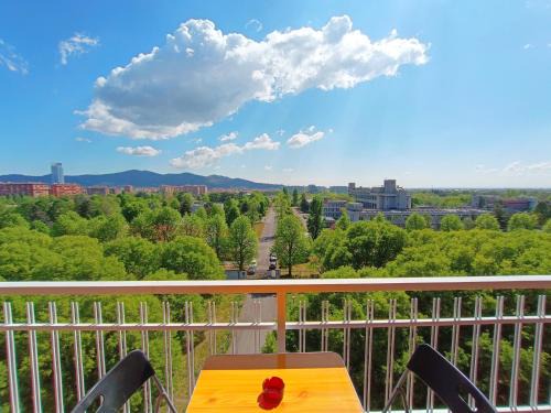 Mirafiori Sud Apartment | Bright Stay Near the Park with Free Parking & Pet-Friendly