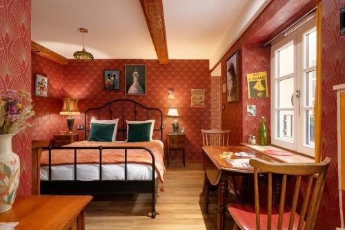 Saint Nicolas - Charles III - Ville vieille - Trois Maisons - Leopold Apartment | Cozy L'Appartement d'Amélie: Your Ideal Getaway