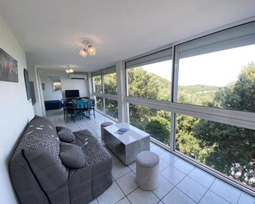 Laroque-des-Alberes Apartment | Relax at L'appartement des Albères: Pet-Friendly Retreat