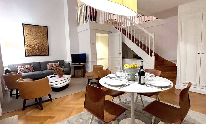 Champs-Elysees Apartment | Elegant L'appartement Pierre Charron: Spa & Kitchen Amenities