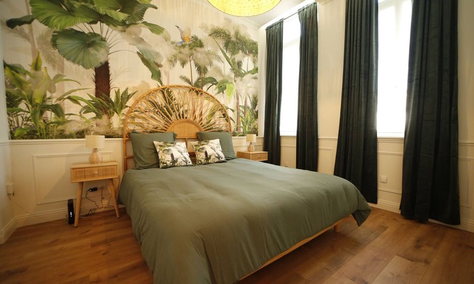 Cambrai Apartment | Relaxing L Arbre d'Or Appart in Central Location with Spa