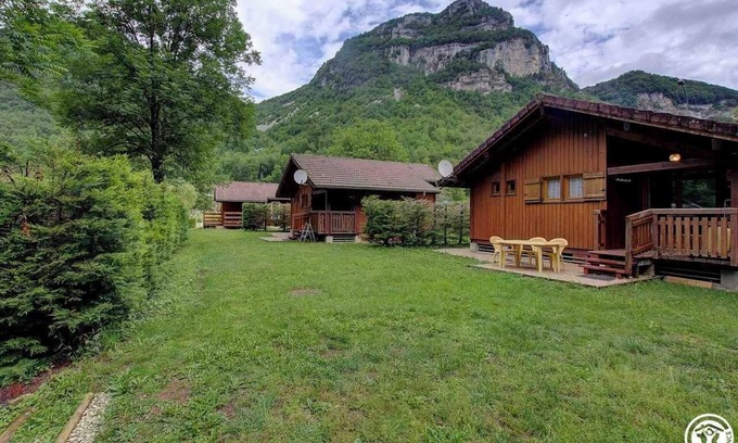 Chaley House | Experience L'arc en Ciel - Chaley: Pet-Friendly Retreat