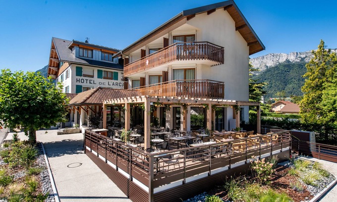 Doussard Hotel | Relax at L'Arcalod Hôtel Restaurant & Spa with Pool & Hot Tub