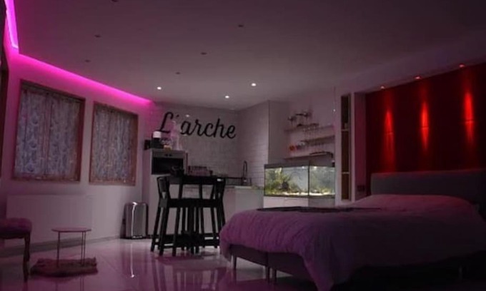 Quartier Chorier-Berriat Apartment | Cozy L'Arche Loft with Private Spa & Hot Tub Retreat