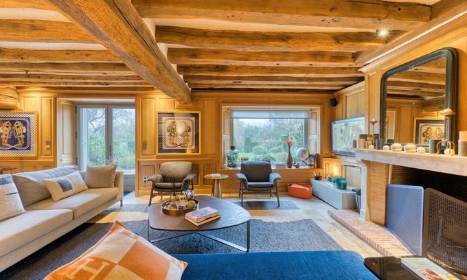 Saint-Leger-en-Yvelines House | Experience L'Architecte: Design House with Garden Oasis