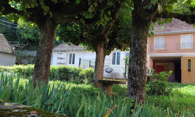 Charolles House | L'arconce house near town center