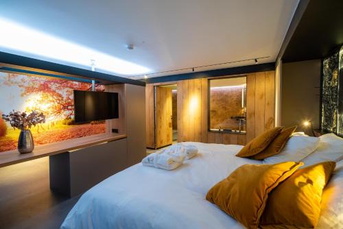 La Roche-en-Ardenne Bed & Breakfast | Experience L'Ardenne Autrement: Oceanfront Bliss Awaits