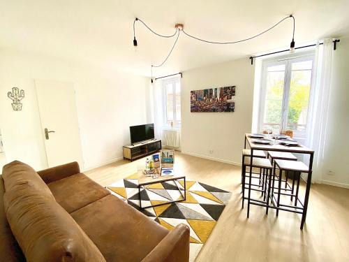 Limoges Apartment | Relaxing Stay at L'Arlequin: Rated 9.3 and Family Friendly