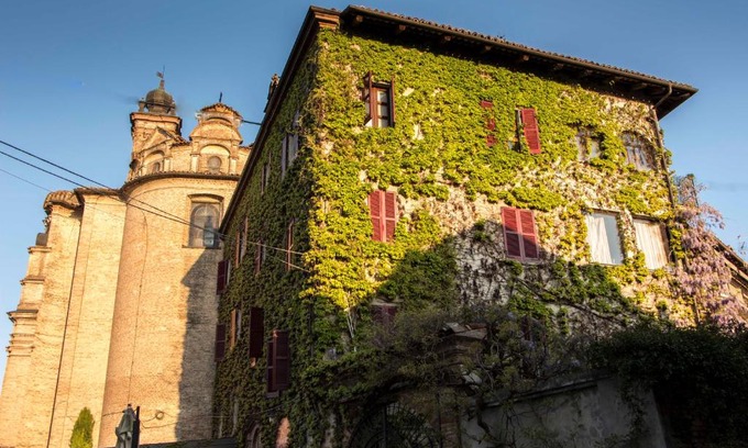 Neive Bed & Breakfast | Relax at L'Aromatario: Guest Rated 9.1 with Ocean Views