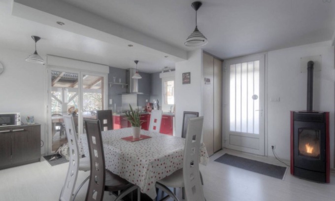 Vecoux Ski Chalet | Quiet Retreat at L'ATELIER: Ocean View & Spa Awaits!