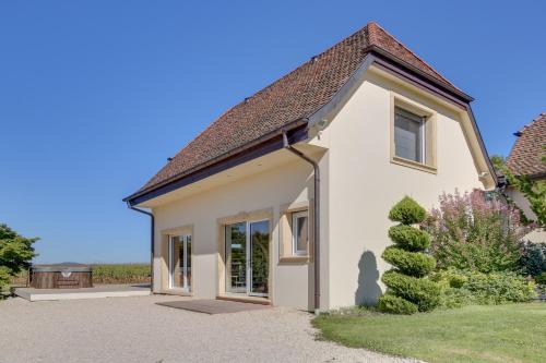 Nambsheim House | Relax at L'Atelier: 4-Star Hotel with Hot Tub & Pool