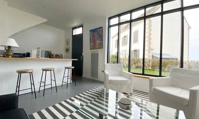 Carantec House | Idyllic L'atelier de Kerrac'h with Beachfront Access